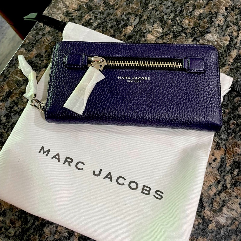 COPY - NWT Marc Jacobs New York Wallet